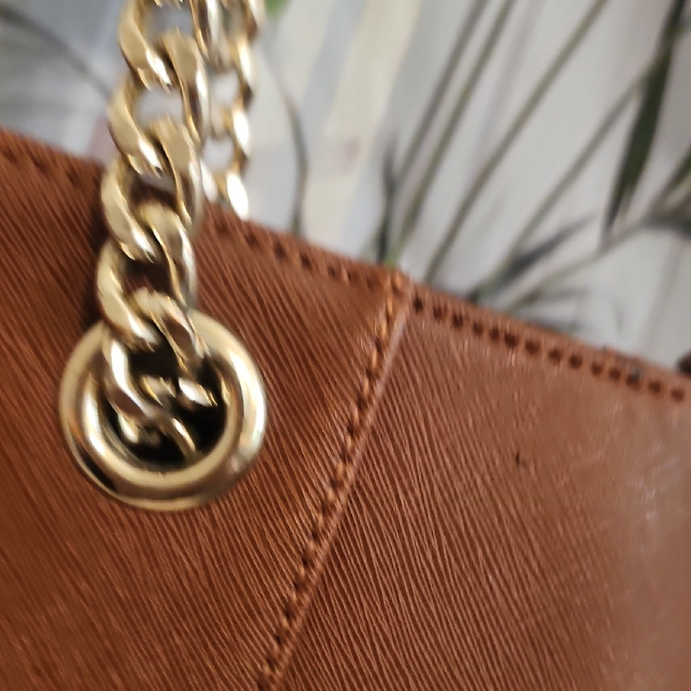Calvin Klein Tan Leather Shoulder Bag - Picture 4 of 11